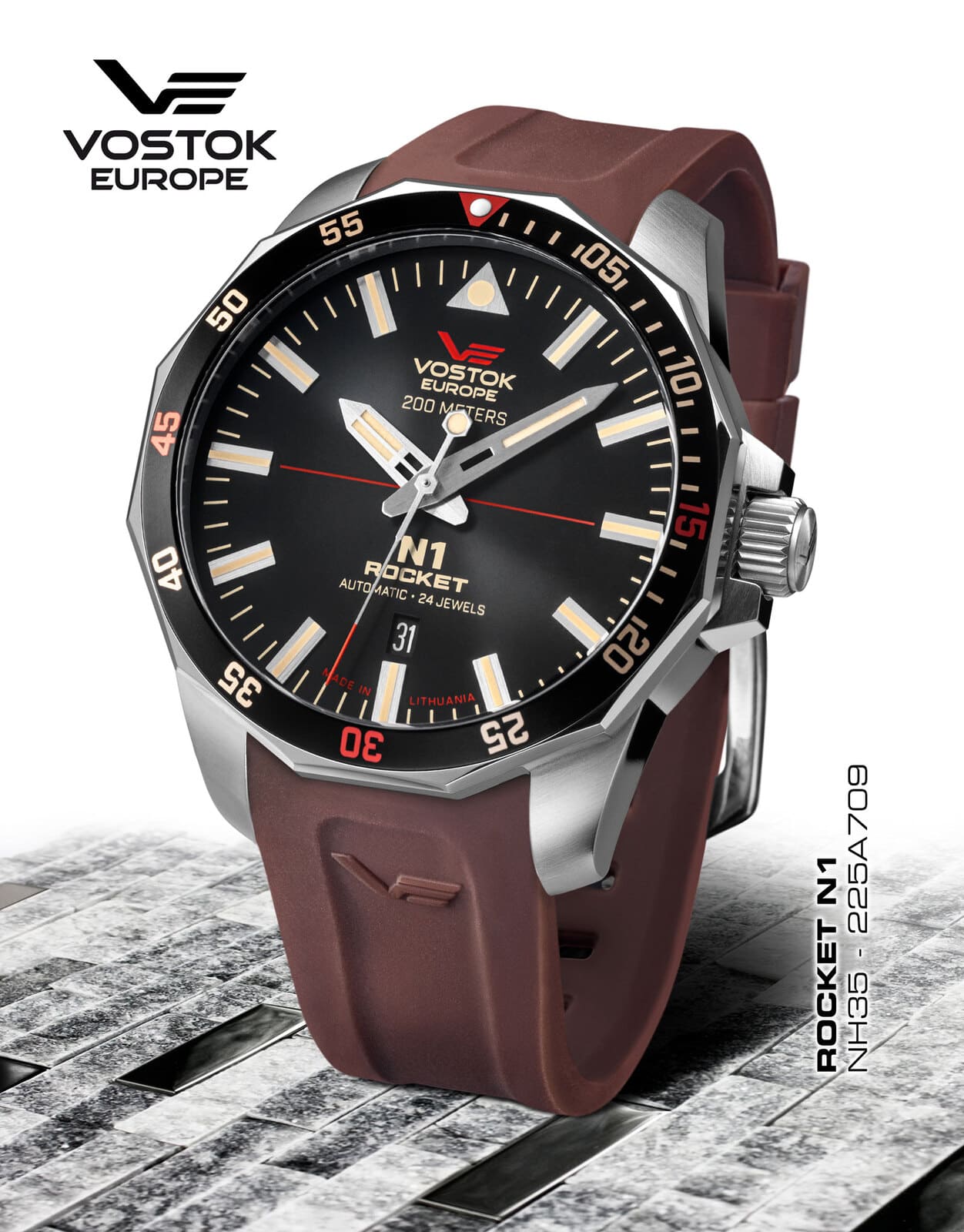 Vostok Amphibian Classic Watch Review - Pamphibia / Pamphibian 170963 –  StrapHabit